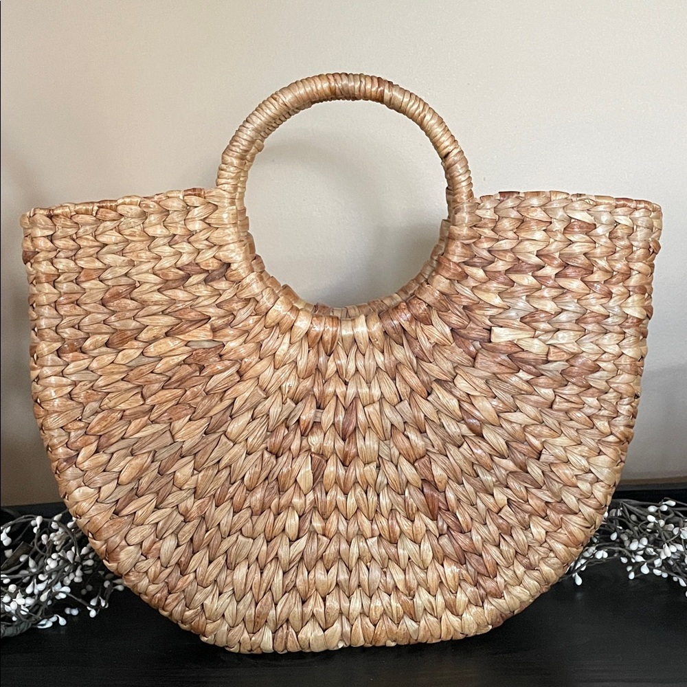 Putu by J. Maclear Elegant Woven Straw Tote Bag